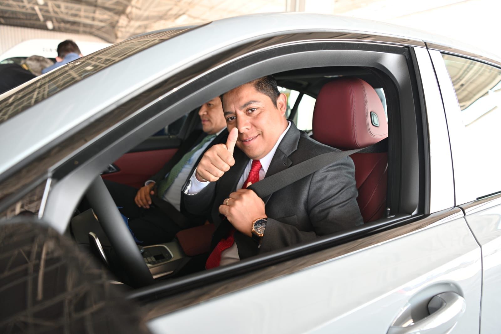RICARDO GALLARDO CARDONA DA LA BIENVENIDA A NUEVA PLANTA DE AUTOS ELÉCTRICOS DE BMW