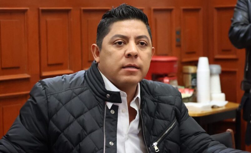 GOBERNADOR RICARDO GALLARDO RESPALDA SOLICITUD DE LA UASLP PARA AUTONOMÍA FINANCIERA.