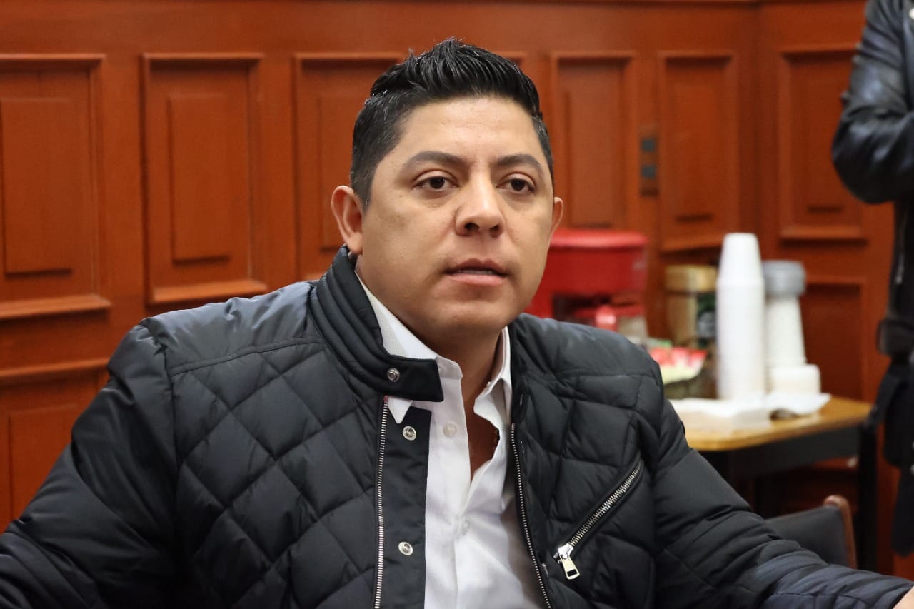 GOBERNADOR RICARDO GALLARDO RESPALDA SOLICITUD DE LA UASLP PARA AUTONOMÍA FINANCIERA.