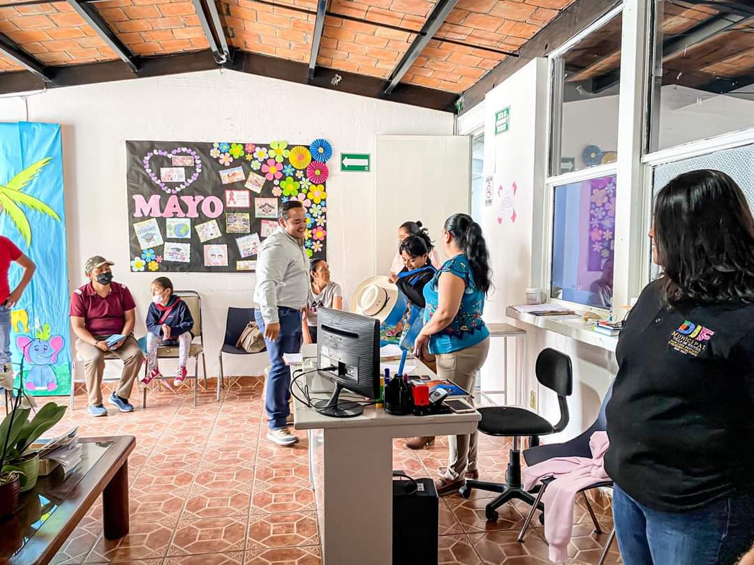 ALCALDE DANIEL LAGUNAS VISITA DIF DE VILLA DE REYES PARA REAFIRMAR TRATO CERCANO CON LA GENTE