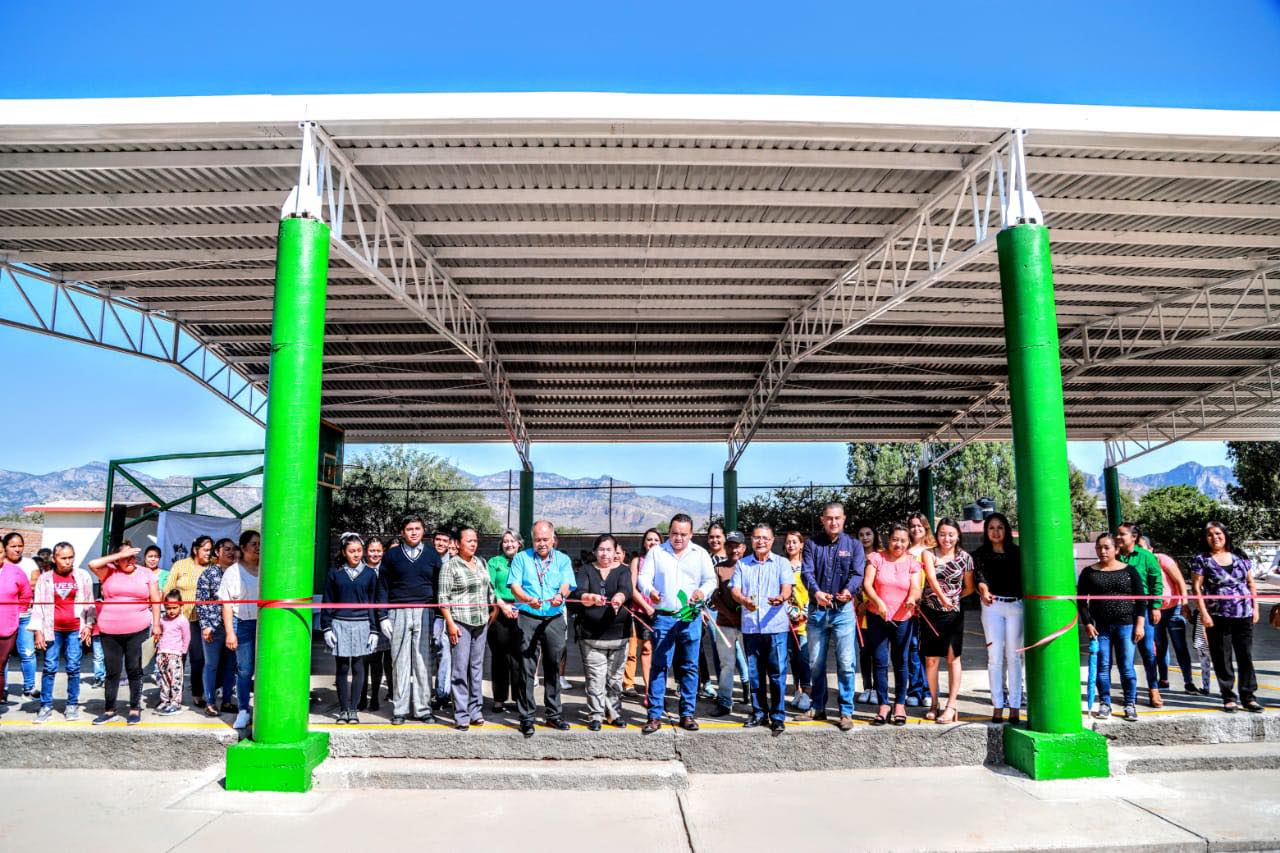 LA PRESITA ESTÁ DE FIESTA: ALCALDE, DANIEL LAGUNAS, INAUGURA TECHADO DE SU TELESECUNDARIA