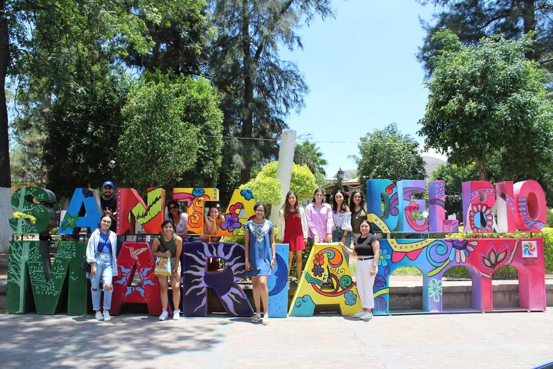ALUMNOS DEL INSTITUTO TECNOLÓGICO Y DE ESTUDIOS SUPERIORES DE MONTERREY DISFRUTAN DE TODA LA MAGIA DE SANTA MARÍA DEL RÍO