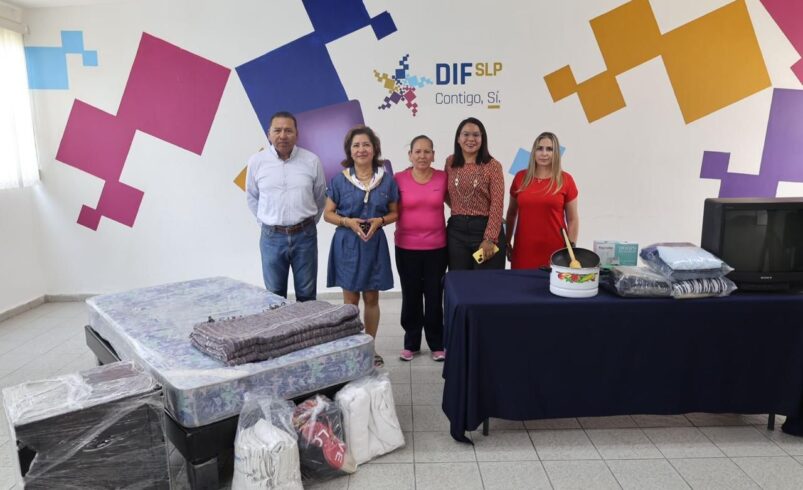 DIF Municipal de SLP apoya con enseres domésticos a familia que perdió sus pertenencias en incendio