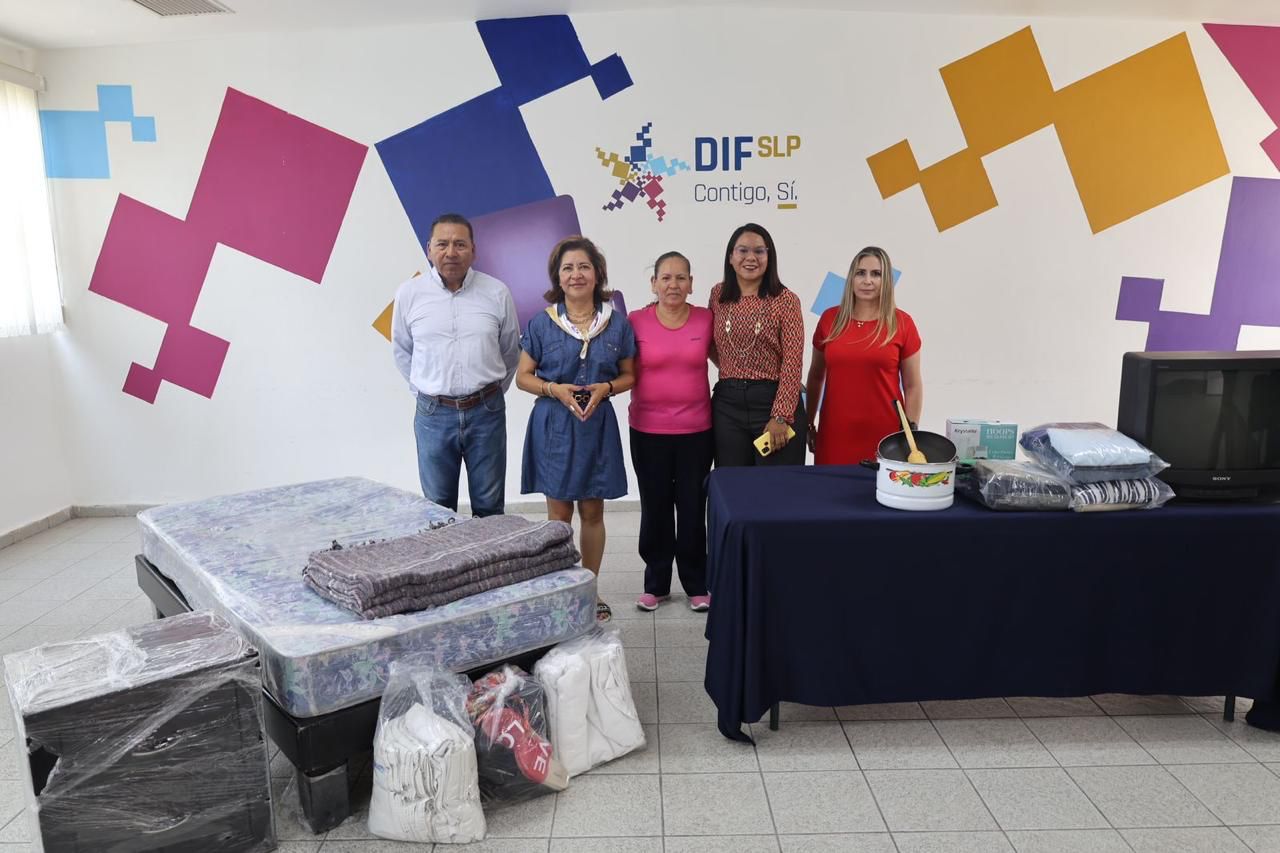 DIF Municipal de SLP apoya con enseres domésticos a familia que perdió sus pertenencias en incendio