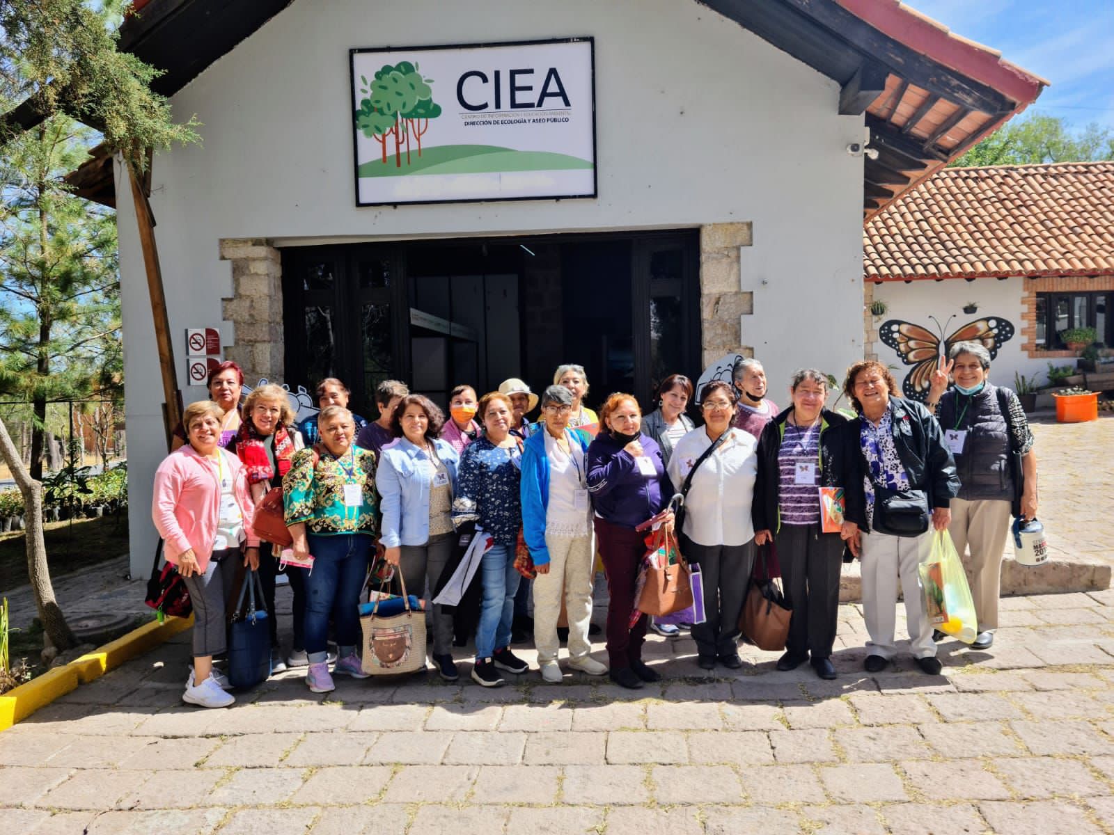 Como parte del programa Pulmones Urbanos, Gobierno de la Capital ha donado más de 6 mil árboles y plantas