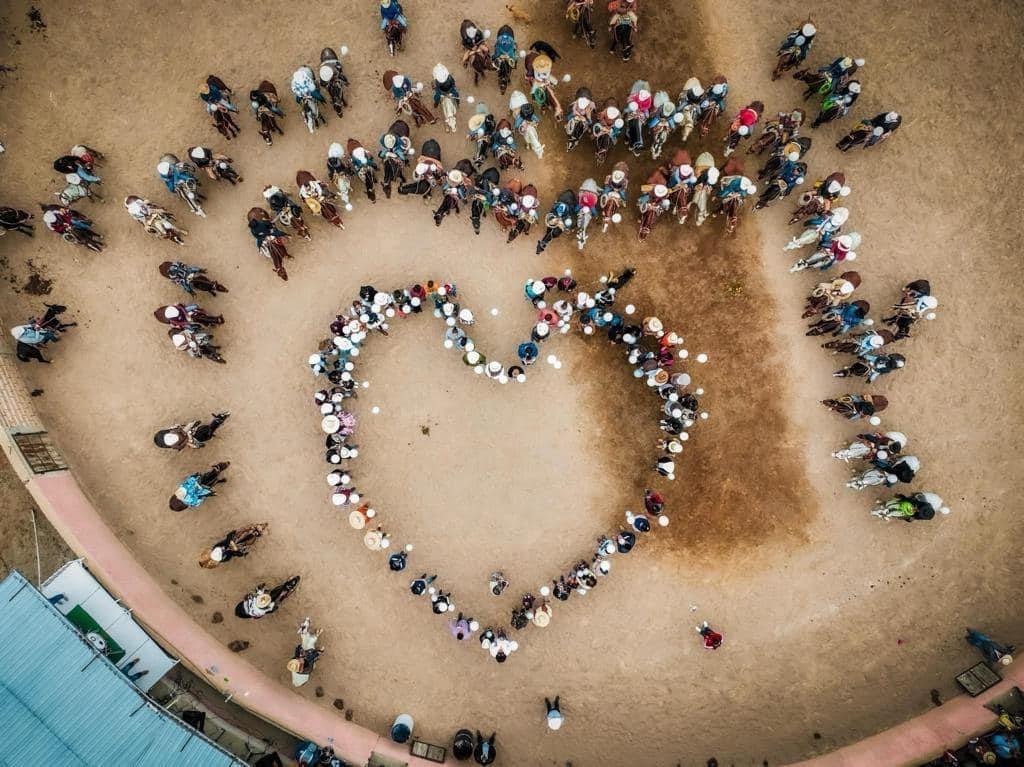 CON EMOTIVA CABALGATA VILLARREYENSES RECORDARON A ÉRIKA BRIONES