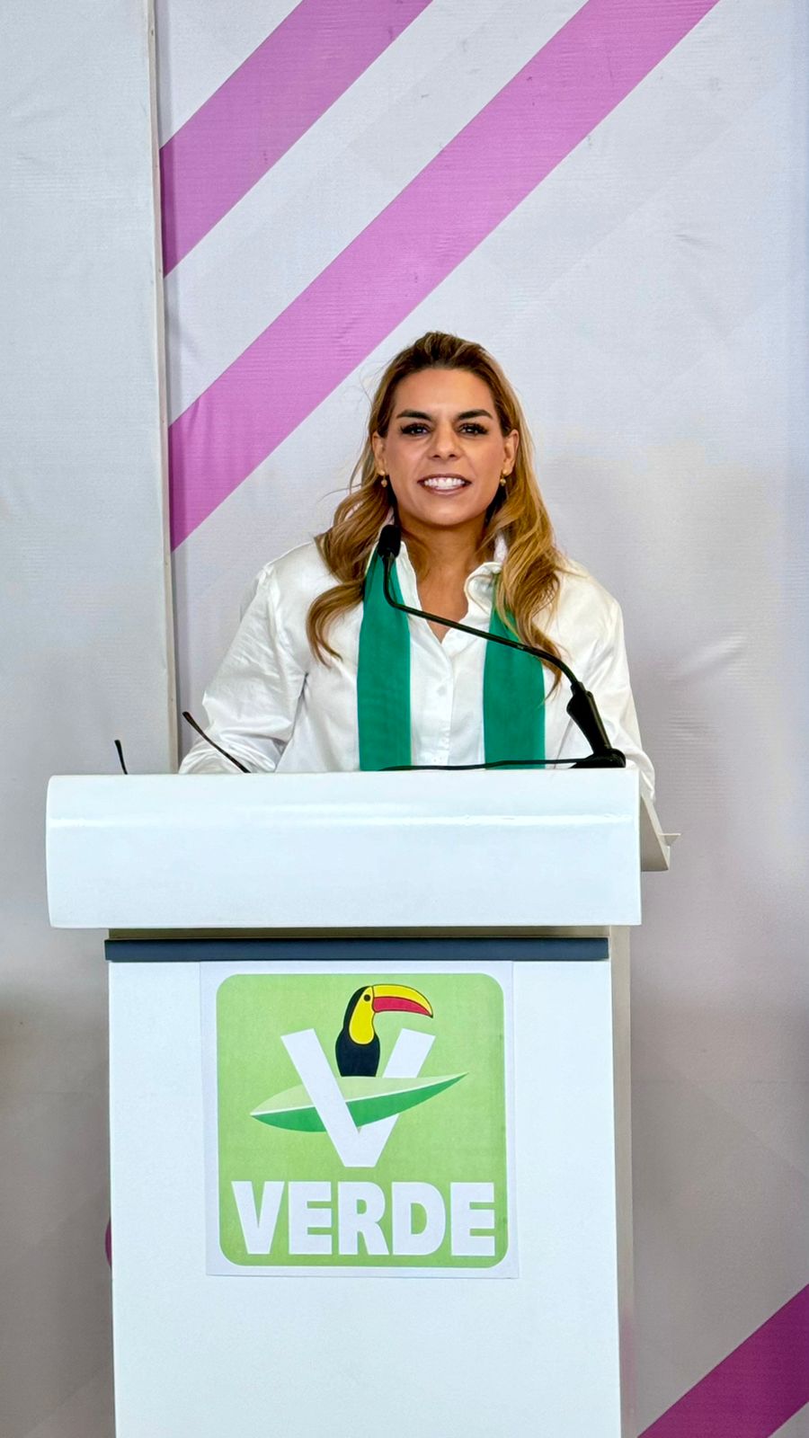 CONTUNDENTE TRIUNFO DE MARIBEL TORRES EN EL DEBATE DISTRITAL