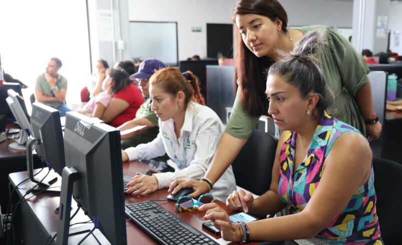 TRABAJADORES ESTATALES CONTRIBUYEN A LA RENDICIÓN DE CUENTAS