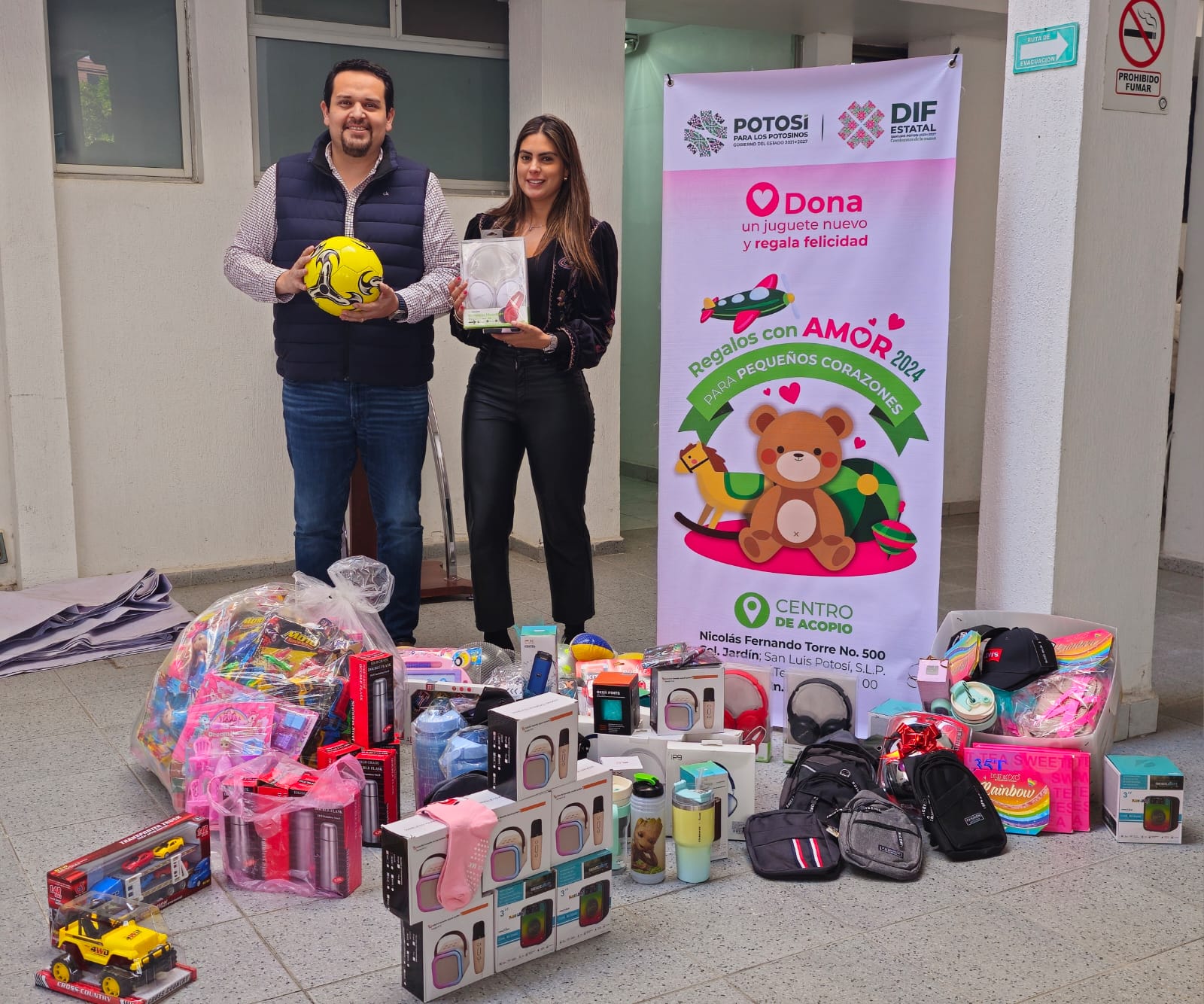 DEPENDENCIAS DONAN JUGUETES PARA EL PROGRAMA DE APOYO DEL DIF ESTATAL