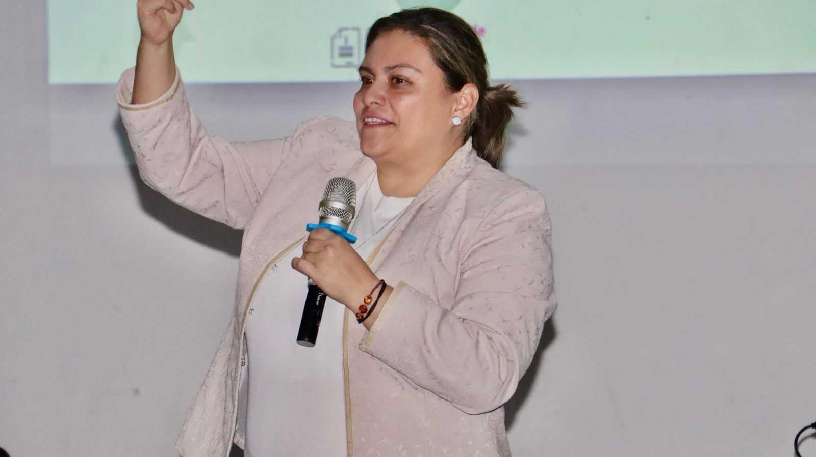 GOBIERNO ESTATAL BRINDA CERTEZA JURÍDICA A FAMILIAS DE MEXQUITI