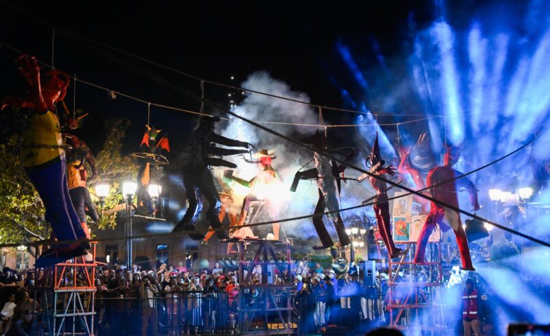 ESPECTACULAR NOCHE DE FUEGO, DANZA Y TRADICIÓN CON LA QUEMA DE JUDAS