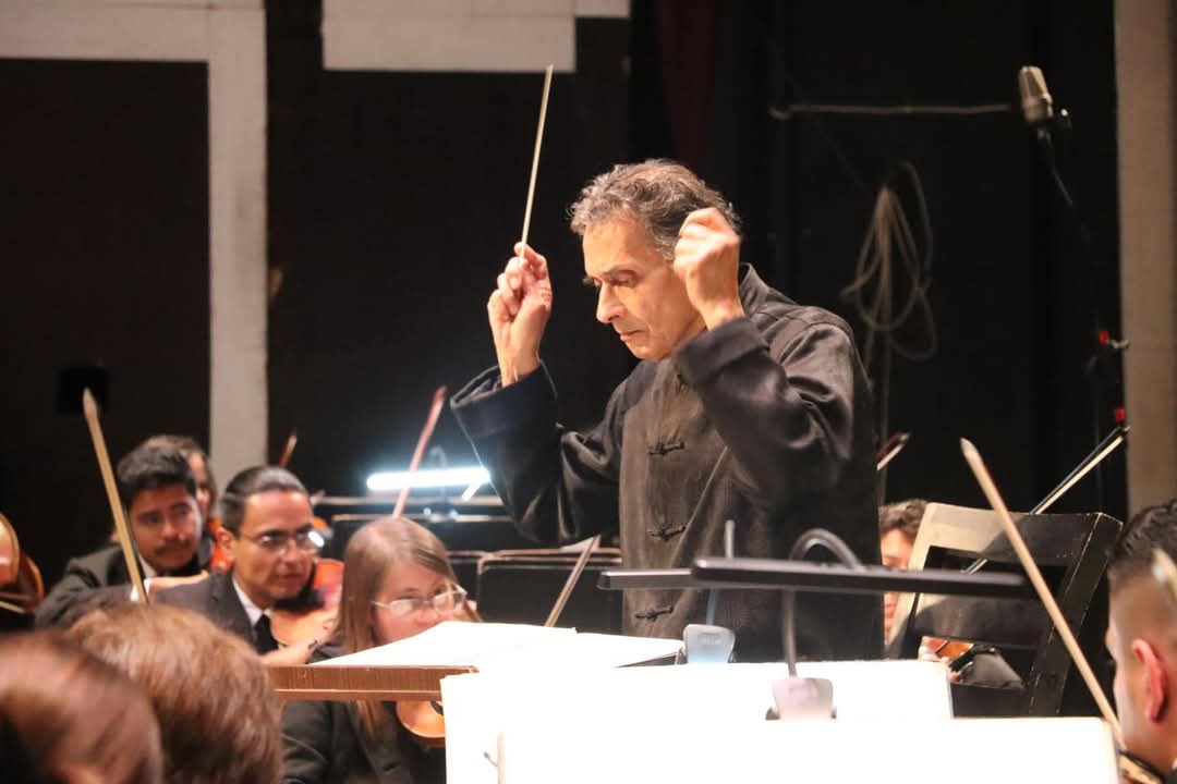 HOMENAJE AL MAESTRO MIRAMONTES EN EL TEATRO DE LA PAZ