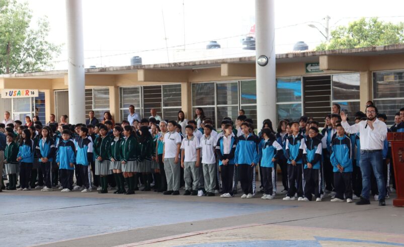 CAPACITAN A ESTUDIANTES SOBRE CIBERACOSO Y PREVENCIÓN