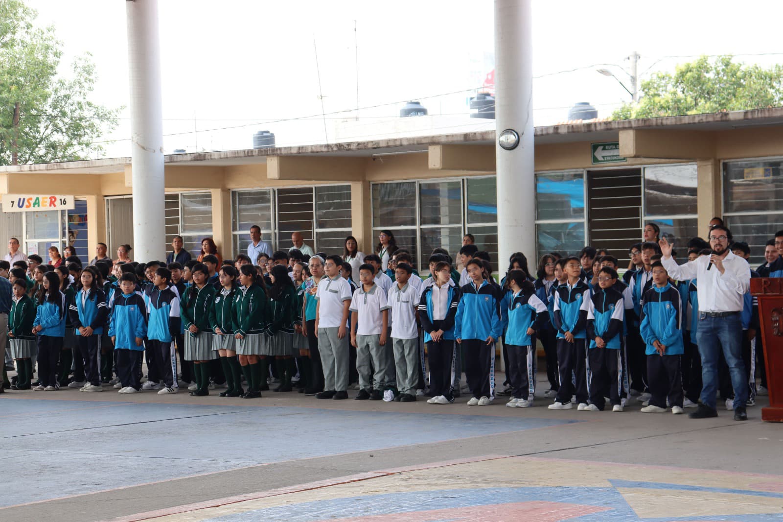 CAPACITAN A ESTUDIANTES SOBRE CIBERACOSO Y PREVENCIÓN