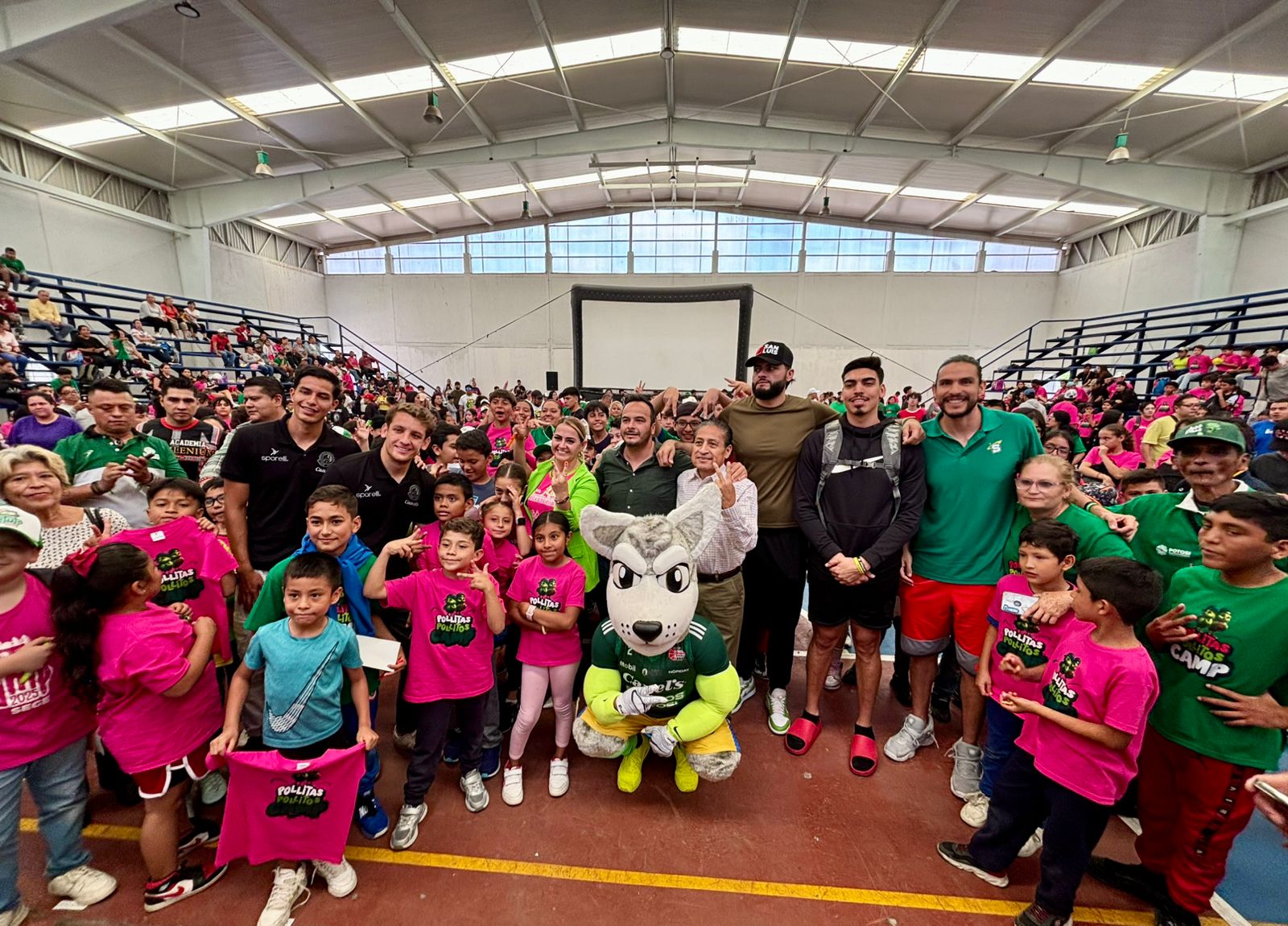 NIÑAS Y NIÑOS APRENDEN Y SE DIVIERTEN DURANTE SUS VACACIONES