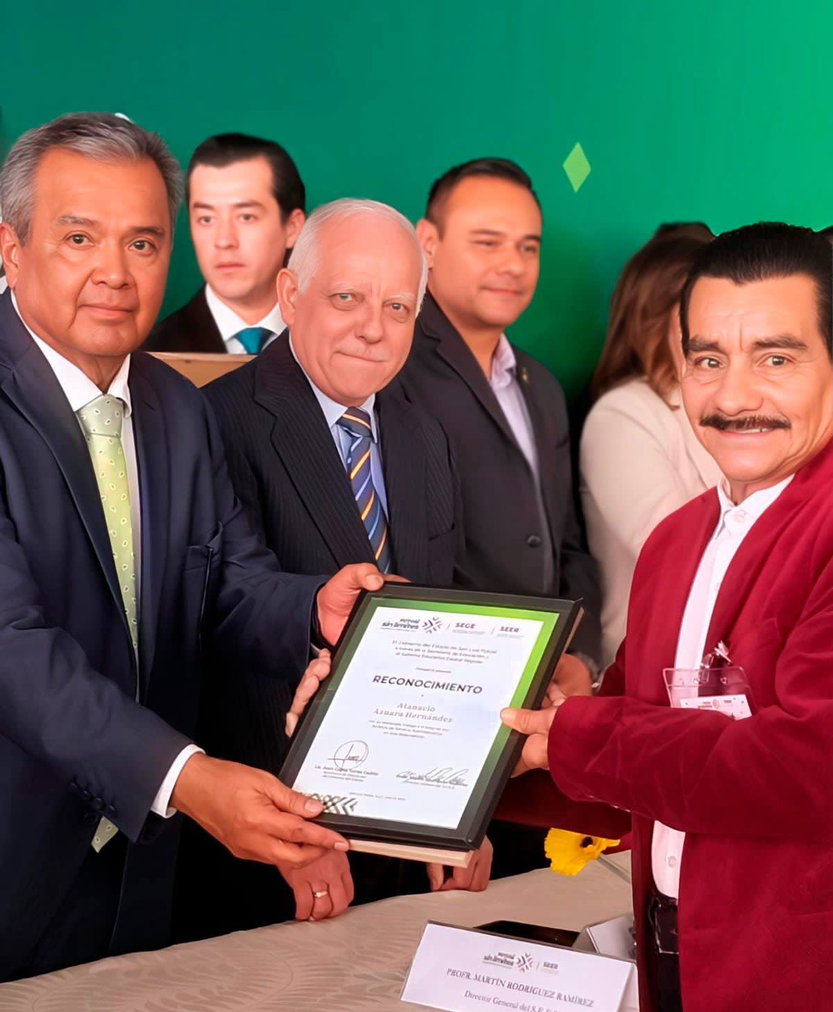 TRABAJADORES DE APOYO Y ASISTENCIA EDUCATIVA DEL SEER SON RECONOCIDOS