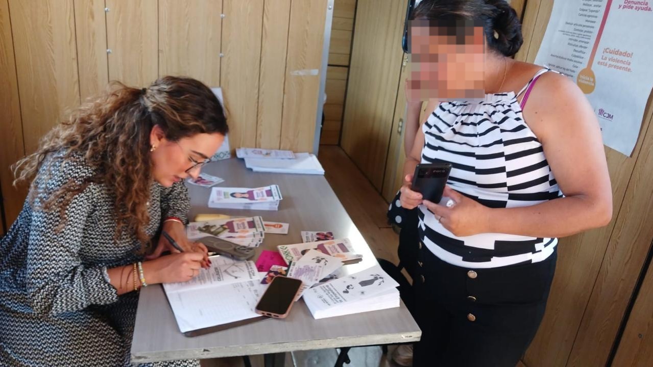 GOBIERNO ESTATAL BRINDA ATENCIÓN Y SERVICIOS A MUJERES DURANTE LA FENAPO 2025