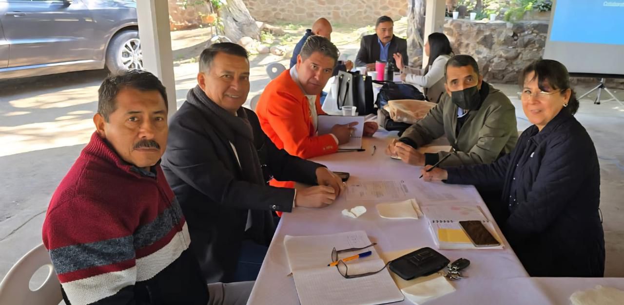 DOCENTES SE PREPARAN PARA EL REGRESO A CLASES CON TALLER INTENSIVO