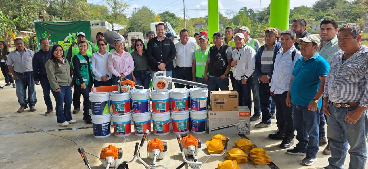 GOBIERNO ESTATAL ARRANCA EN TAMAZUNCHALE PROGRAMA ENCHULANDO TU COMUNIDAD
